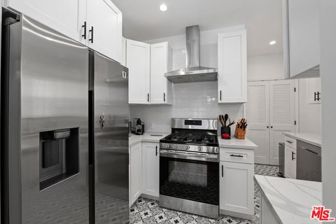Tiny photo for 1270 N Hayworth Avenue, West Hollywood, CA 90046 (MLS # 26846295)