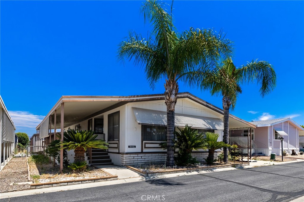 Photo 1 of 43 — 1300 W Menlo Avenue 215, Hemet, CA 92543