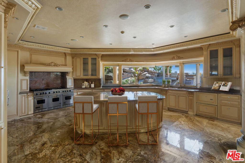 2716 Casiano Road