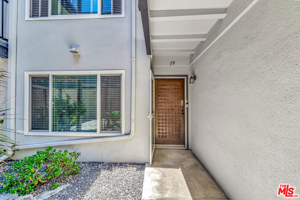 3606 Vista Rey 19