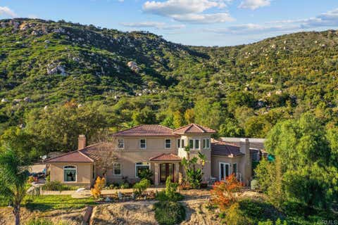 Photo of 19700 Calle Pena Huerta, Temecula, CA 92590 (MLS # PTP2605836)