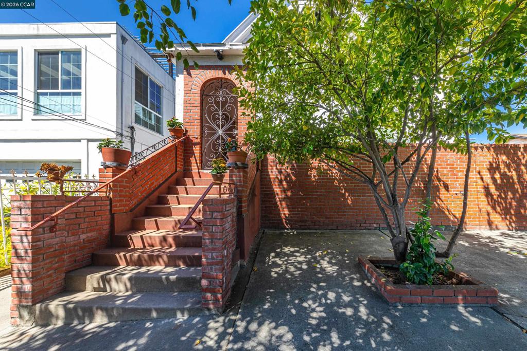 2968 Madeline Street