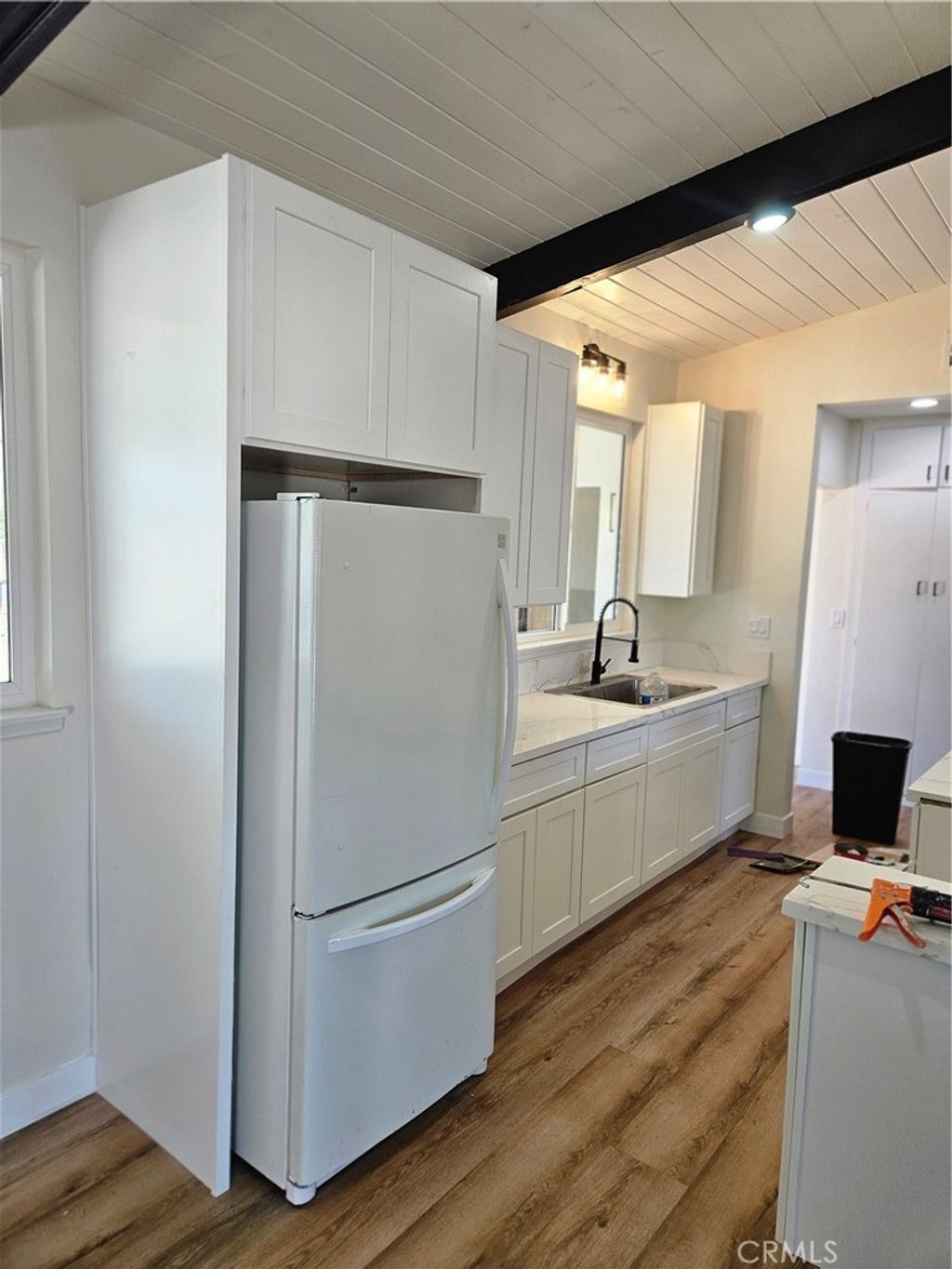 Photo of 13100 Skiomah Rd, Apple Valley, CA 92308 (MLS # DW25241989)