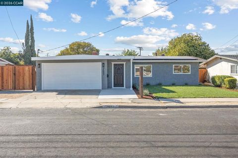 Photo of 2697 Mayfair Ave, Concord, CA 94520 (MLS # 41133392)