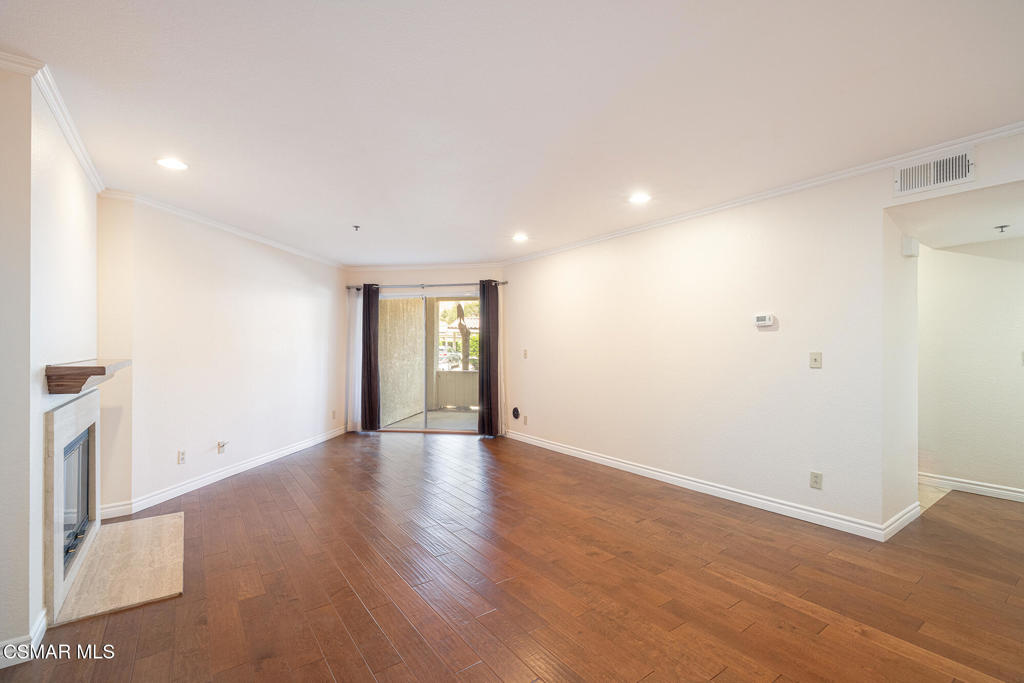 5744 Oak Bend Lane 201