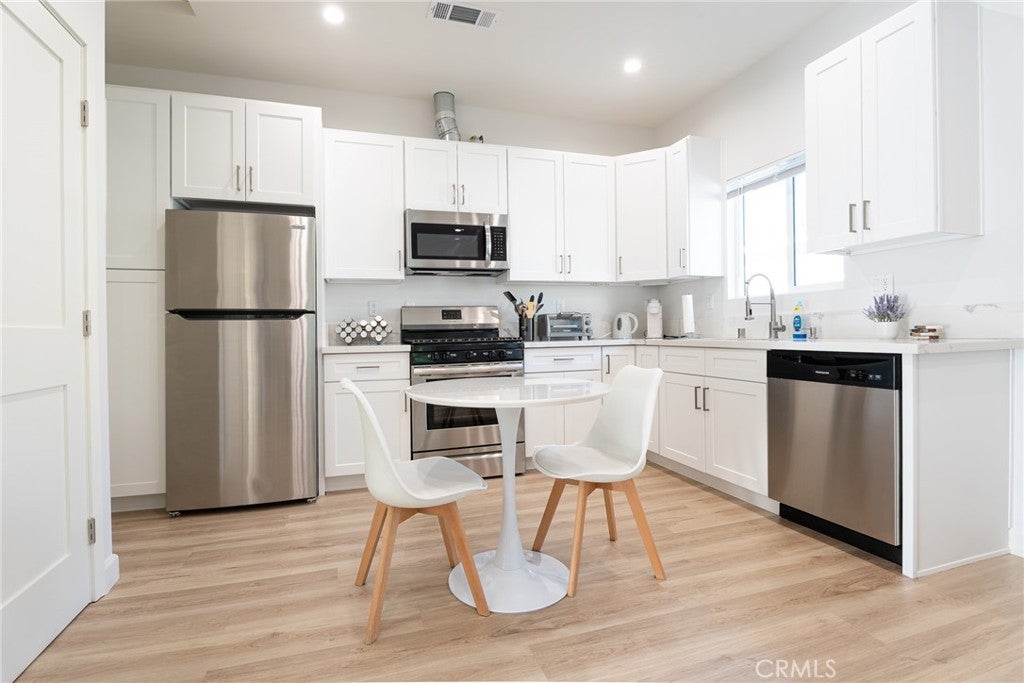 Properties 4 2002 W Victory