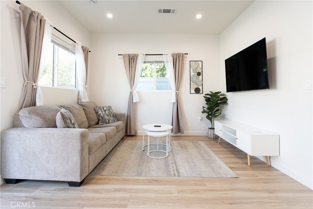 Properties 2 2002 W Victory