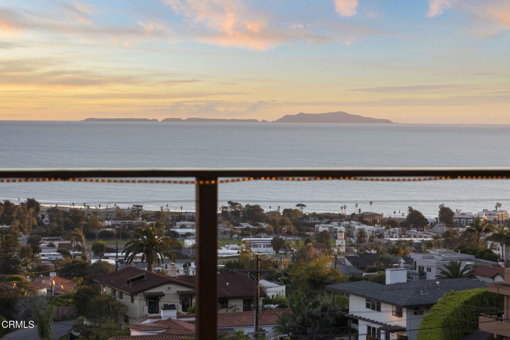 Ventura, California, 93001, United States, 2 Bedrooms Bedrooms, ,2 BathroomsBathrooms,Residential,Active,2021256