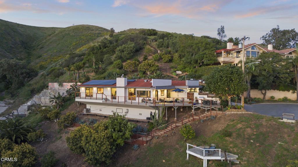 Ventura, California, 93001, United States, 2 Bedrooms Bedrooms, ,2 BathroomsBathrooms,Residential,Active,2021256
