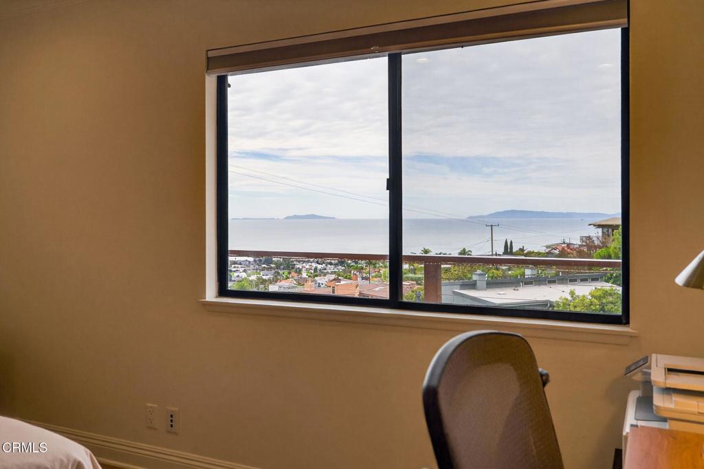 Ventura, California, 93001, United States, 2 Bedrooms Bedrooms, ,2 BathroomsBathrooms,Residential,Active,2021256