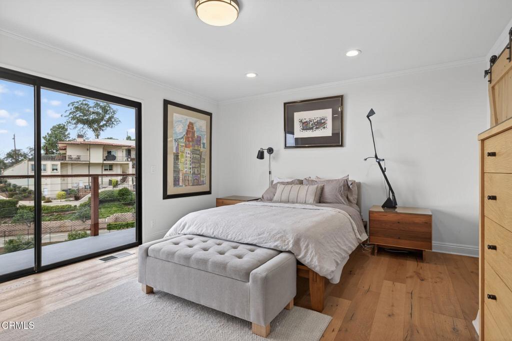 Ventura, California, 93001, United States, 2 Bedrooms Bedrooms, ,2 BathroomsBathrooms,Residential,Active,2021256