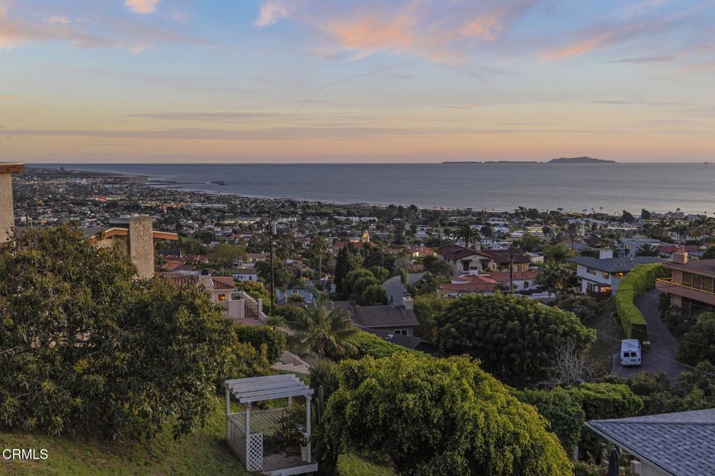 Ventura, California, 93001, United States, 2 Bedrooms Bedrooms, ,2 BathroomsBathrooms,Residential,Active,2021256
