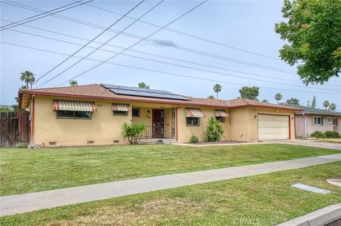 Photo of 638 W Sussex Way, Fresno, CA 93705 (MLS # FR26116016)