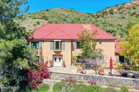 Photo of 30075 Triunfo Drive, Agoura Hills, CA 91301 (MLS # 226001338)