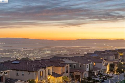 Photo of 31 Stirling Way Way, Hayward, CA 94542 (MLS # 41127164)