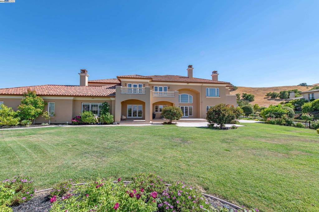 RUBY HILL - Residential