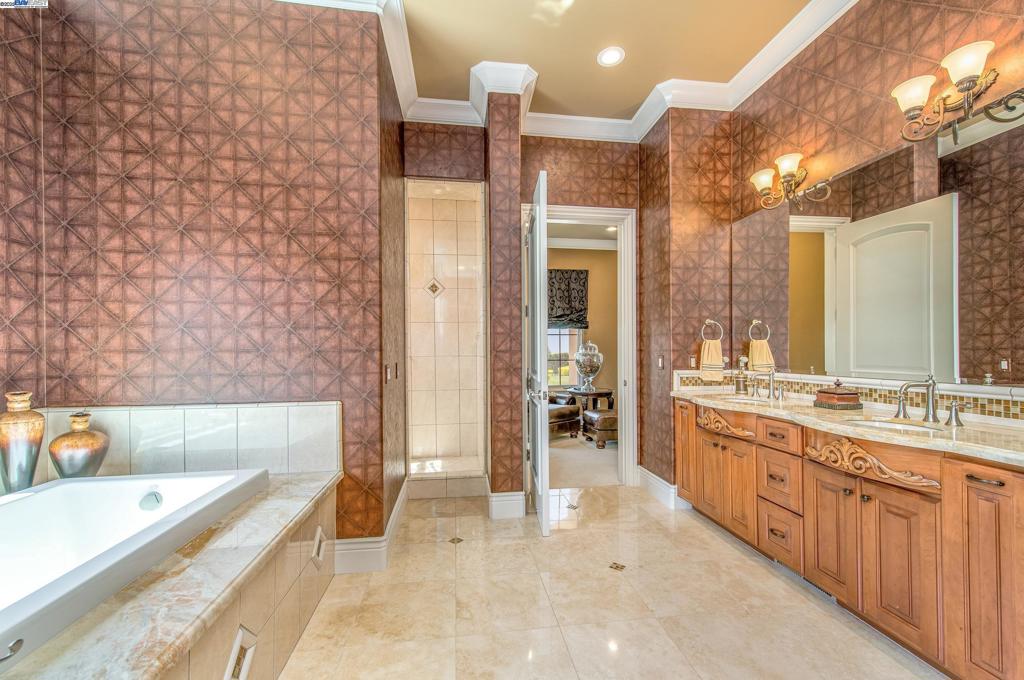 RUBY HILL - Residential