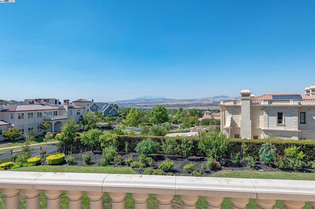 RUBY HILL - Residential