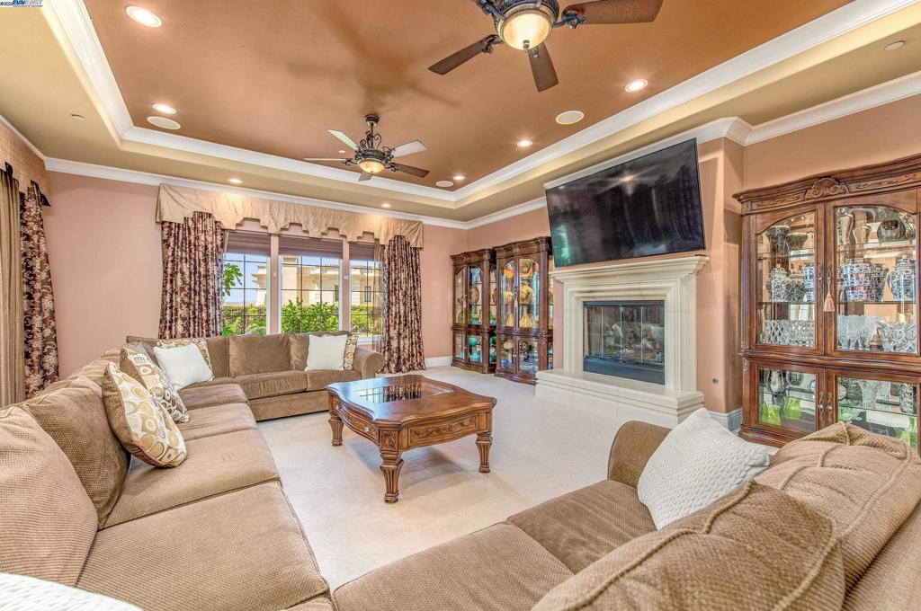 RUBY HILL - Residential