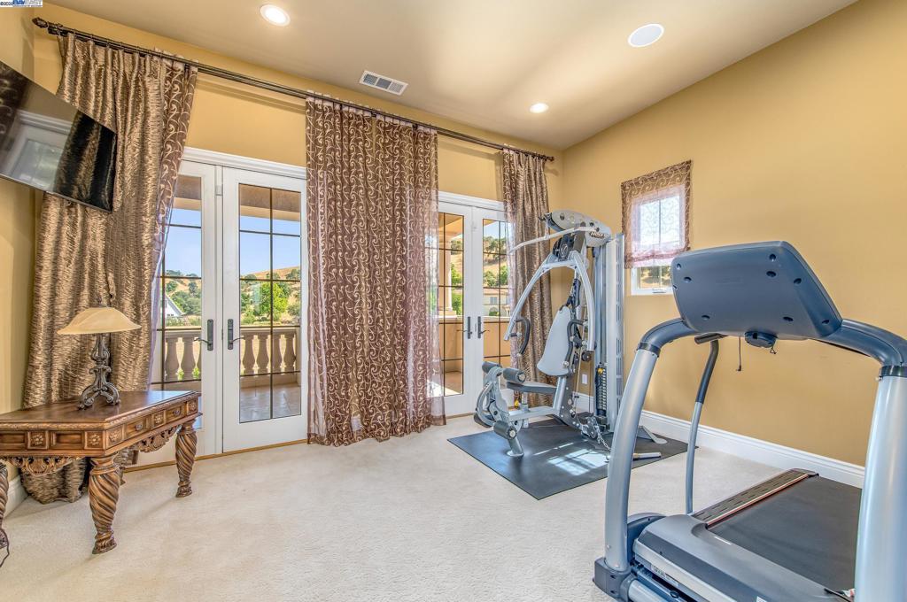 RUBY HILL - Residential