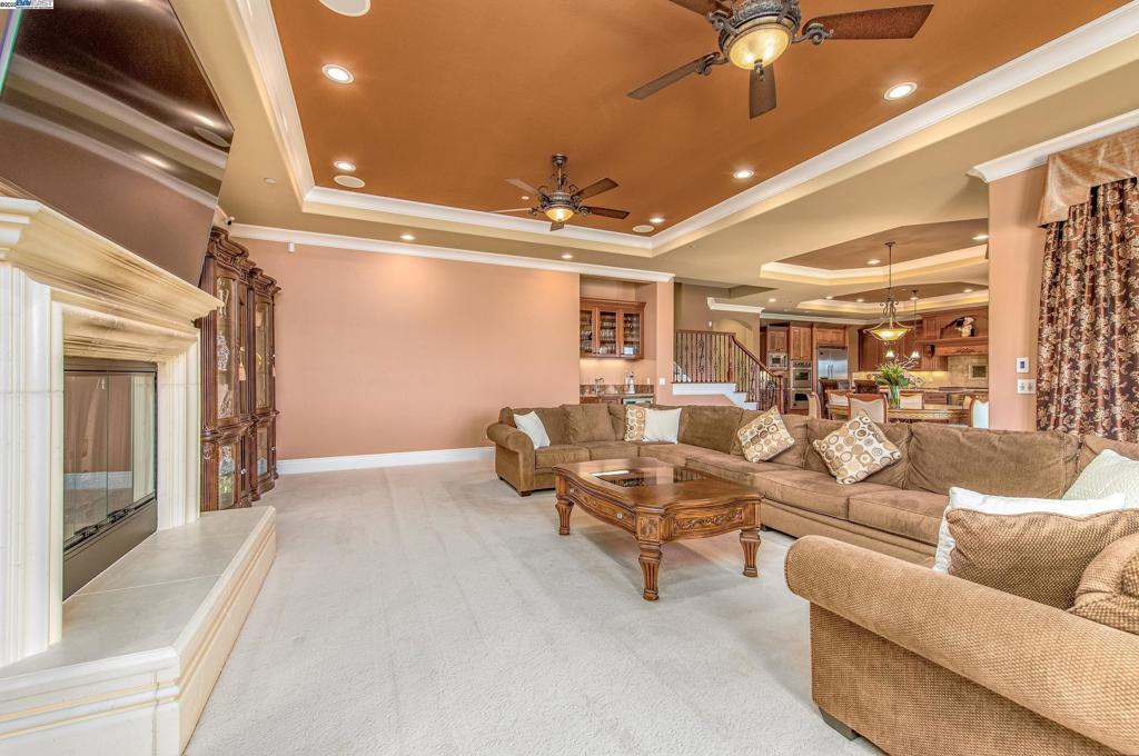 RUBY HILL - Residential