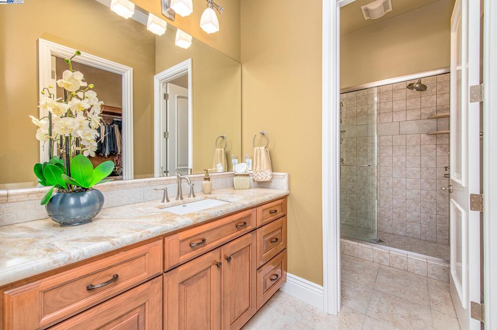 RUBY HILL - Residential