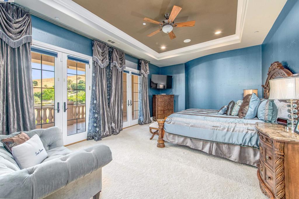 RUBY HILL - Residential