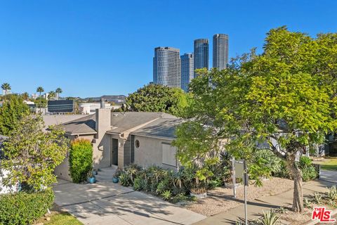 Photo of 10349 Keswick Avenue, Los Angeles, CA 90064 (MLS # 25612431)