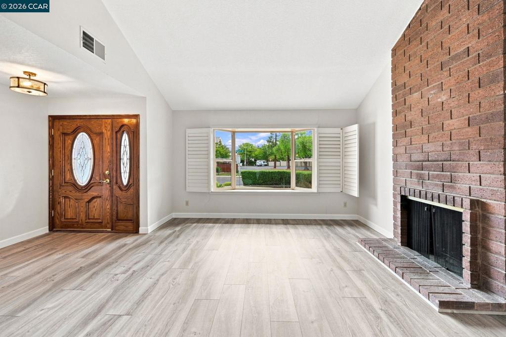 1284 Pinecrest Dr