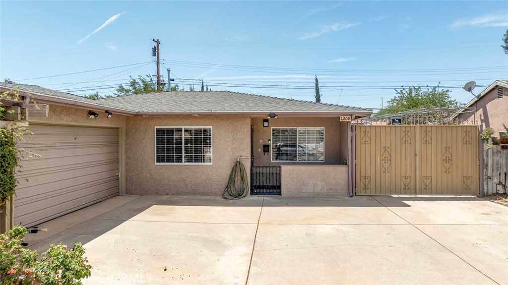 1208 E Avenue R3