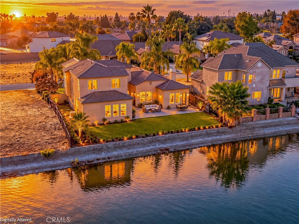 8185 Lake Shore
