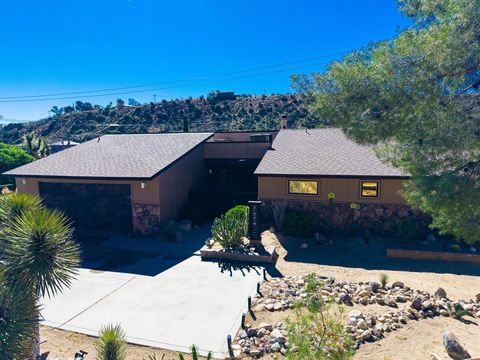 Photo of 7674 Rockaway Avenue, Yucca Valley, CA 92284 (MLS # 219142632DA)