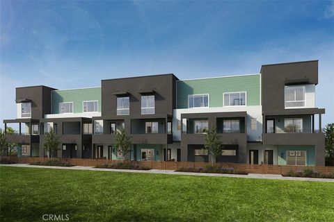 154 Balsawood Tustin CA 92780