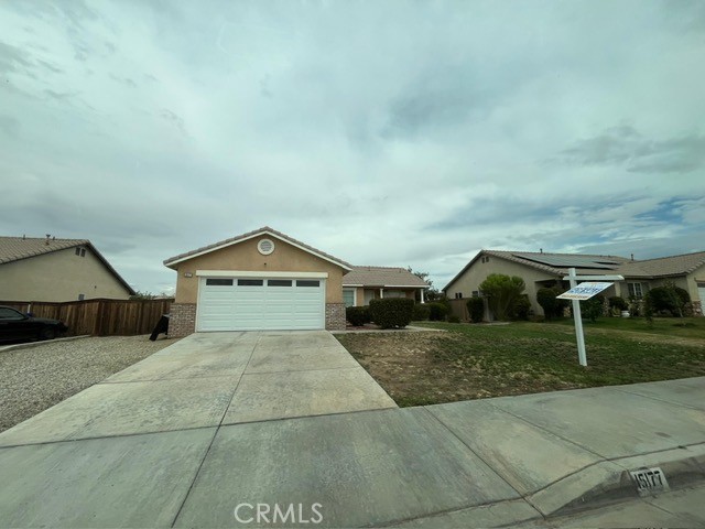 COME AND SEE THIS BEAUTIFUL JEWEL EVERYTHING LIKE NEW, REMODELED KITCHEN, BUILT IN OVEN CUSTOM, TOP OF QUALITY KITCHEN CABINTES READY TO MOVE IN HUGE LOT NEAR MARKETS AND MUCH MORE FOR MORE INF CALL AGENT