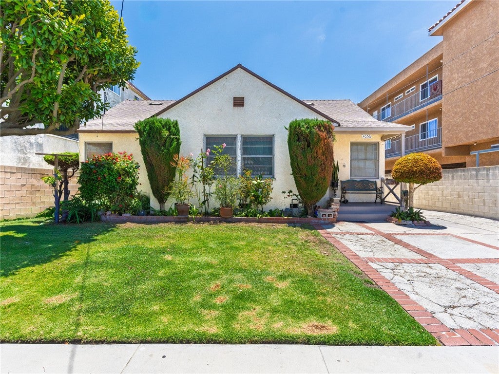 4030 W 138th