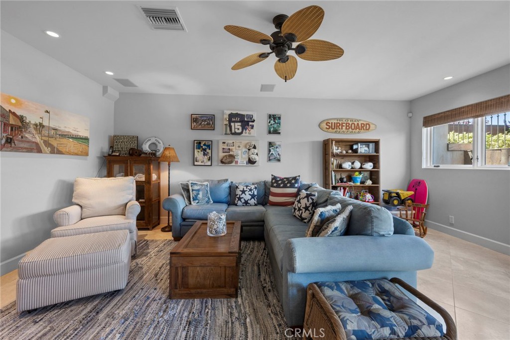 2326 The Strand