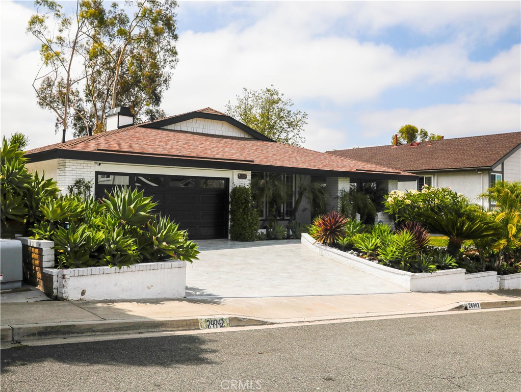 24942 Del Monte Street