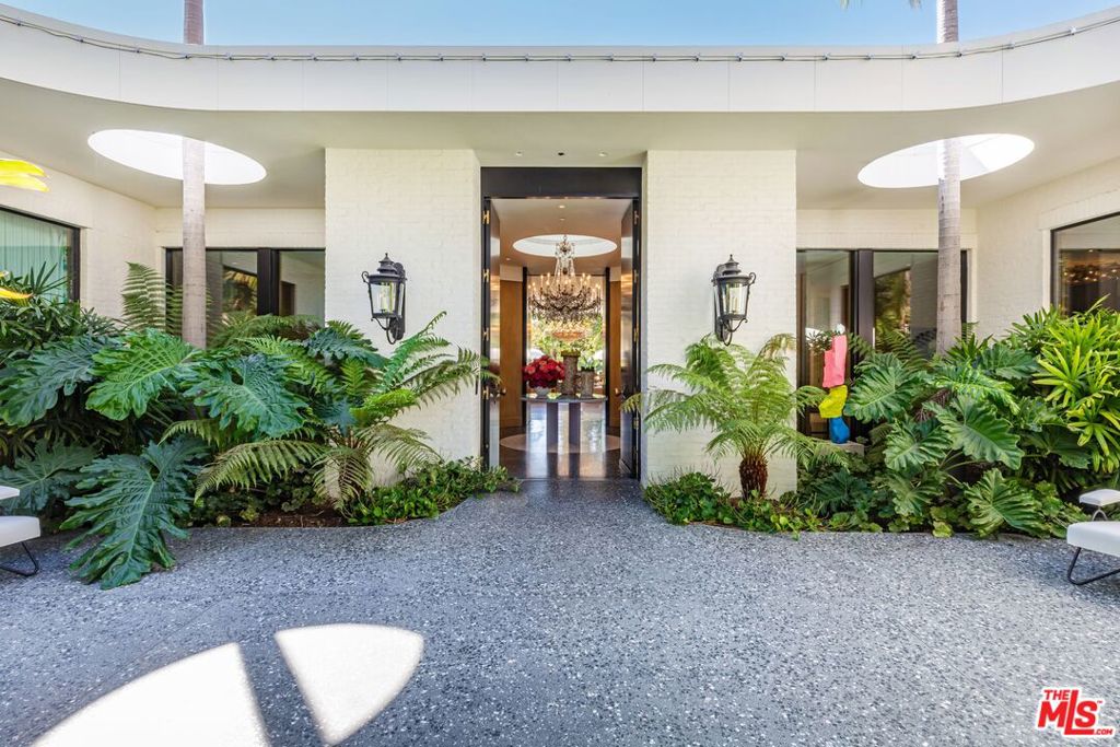 660 Club View Drive