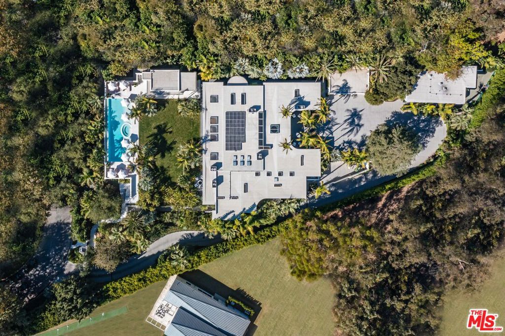 660 Club View Drive