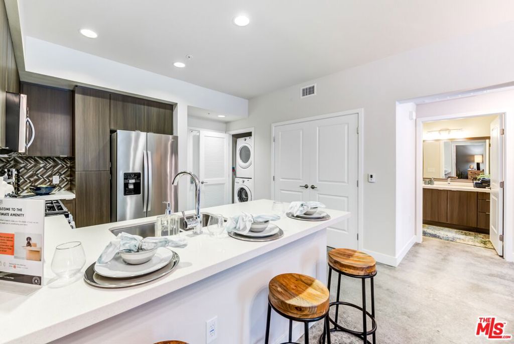 7290 Edinger Avenue 3103