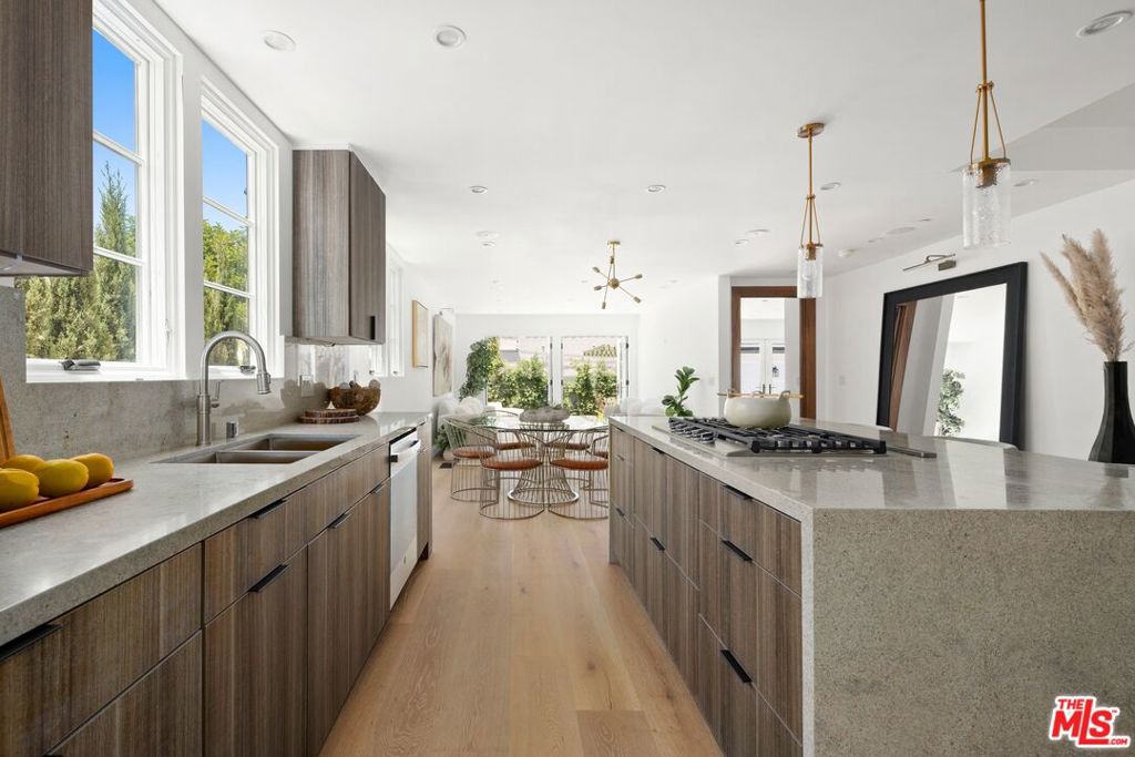 1707 S Stanley Avenue