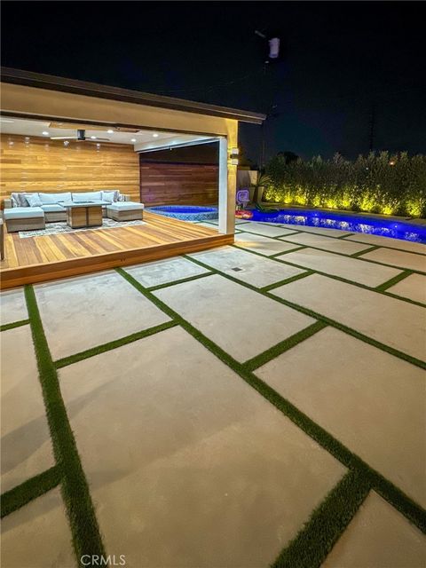 Photo of 7719 Rhodes Ave, North Hollywood, CA 91605 (MLS # GD26059390)