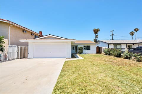 Photo of 8147 Aldea Avenue, Lake Balboa, CA 91406 (MLS # OC26138586)