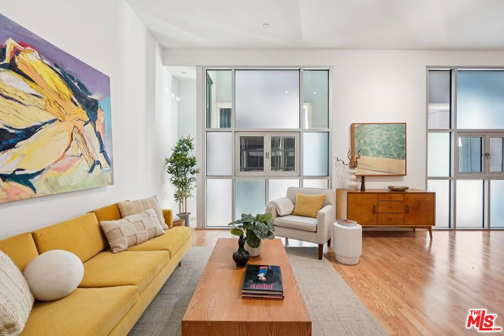630 W 6th Street 505