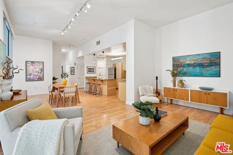 Photo of 630 W 6th Street #505, Los Angeles, CA 90017 (MLS # 26986943)