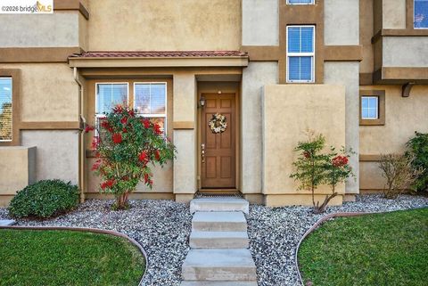 Photo of 390 390 Caravaggio CIR Cir, Sacramento, CA 95835 (MLS # 41123693)