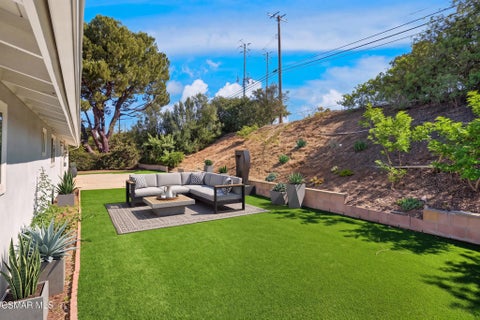 Tiny photo for 2660 Calle Limonero, Thousand Oaks, CA 91360 (MLS # 226004195)