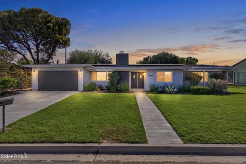 Photo of 2660 Calle Limonero, Thousand Oaks, CA 91360 (MLS # 226004195)