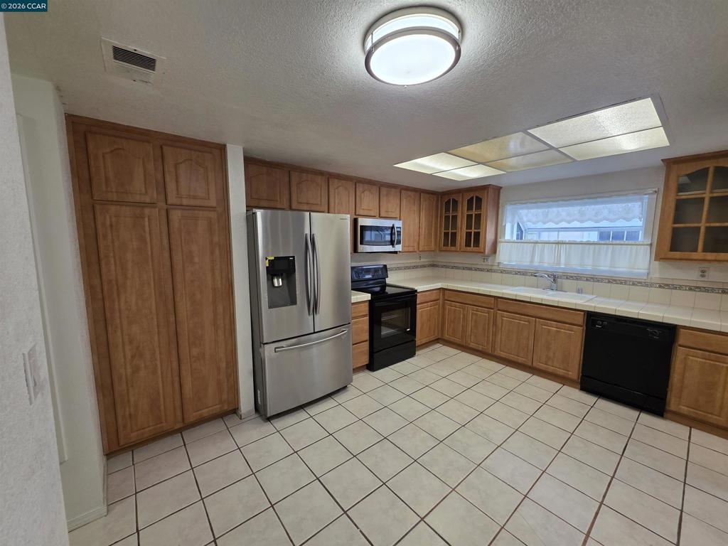 2581 El Portal Dr C