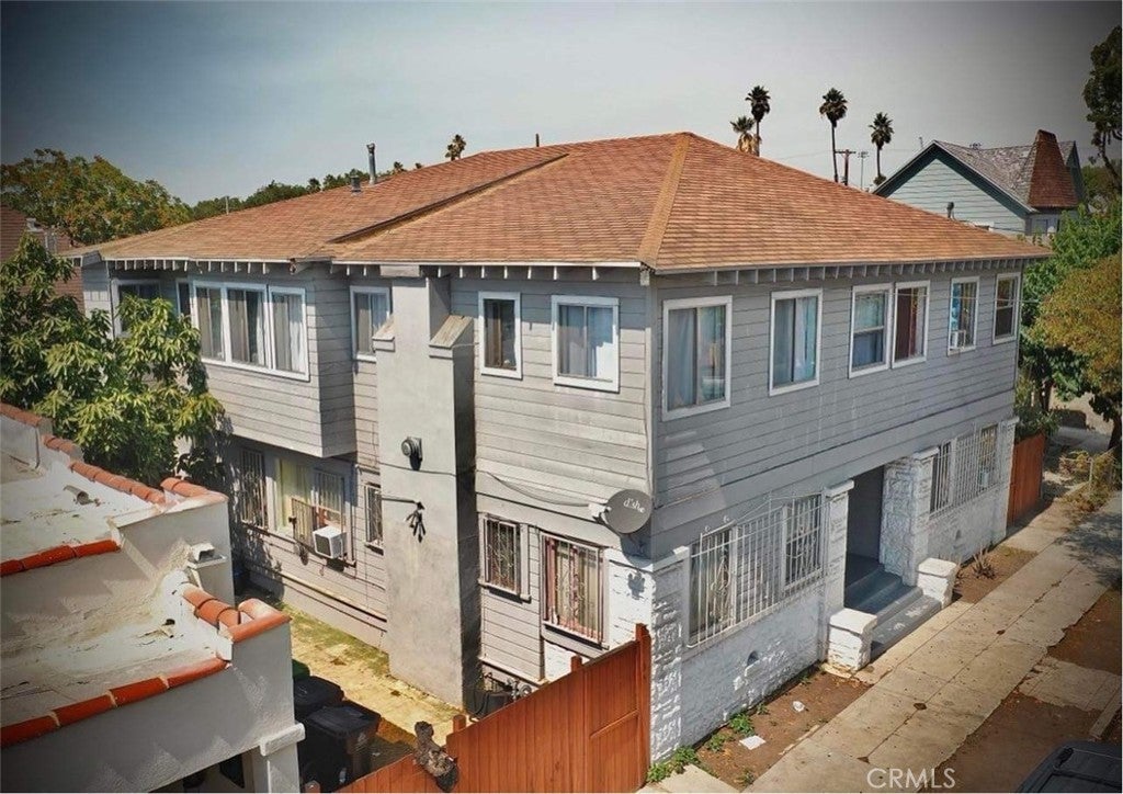 2221 Ellendale